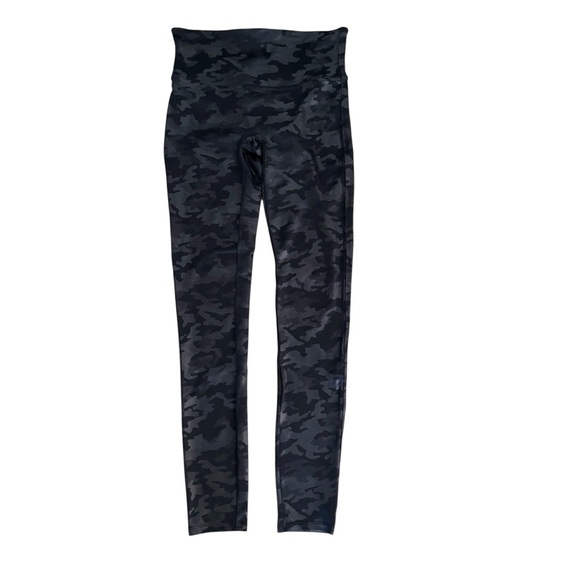 Spanx Faux Leather Camo Black Legging Size M - Picture 10 of 14